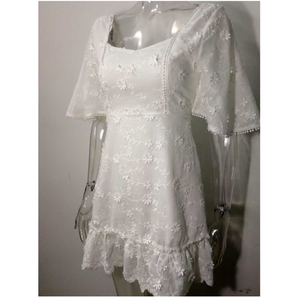 Boho White Embroider Floral Butterfly Sleeve Dress - Picture 8 of 9